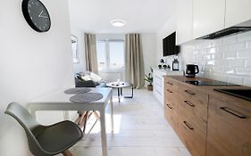 Przytulny apartament 500m od morza.